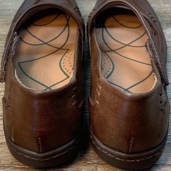 SOLD! BareTraps Size 7.5 Maryjane Shoes - Picture 6 of 8